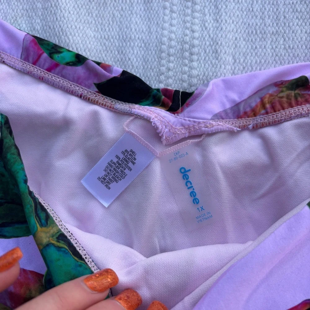 Decree floral swimsuit bottoms size 1x Nwt